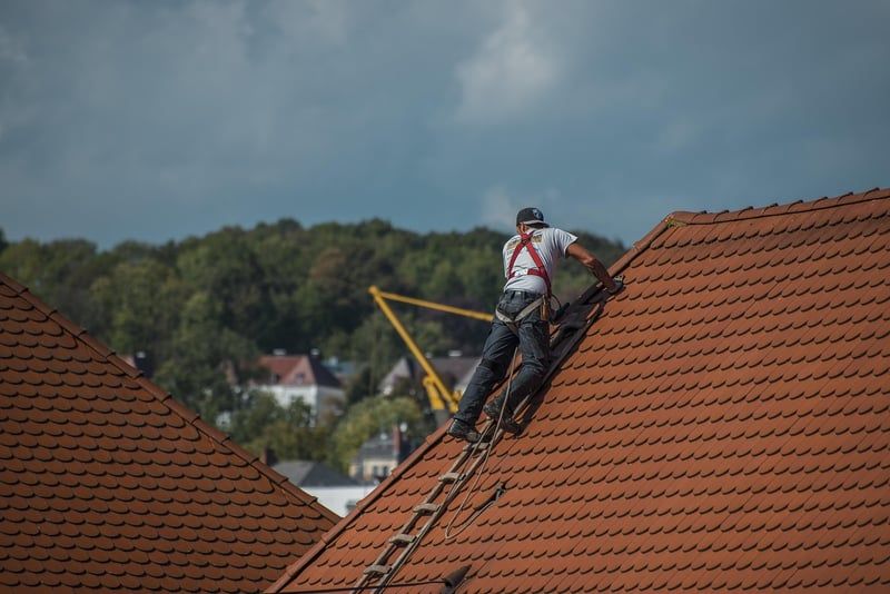 Bâche pour toiture : comment bien la choisir et l’installer en 2026